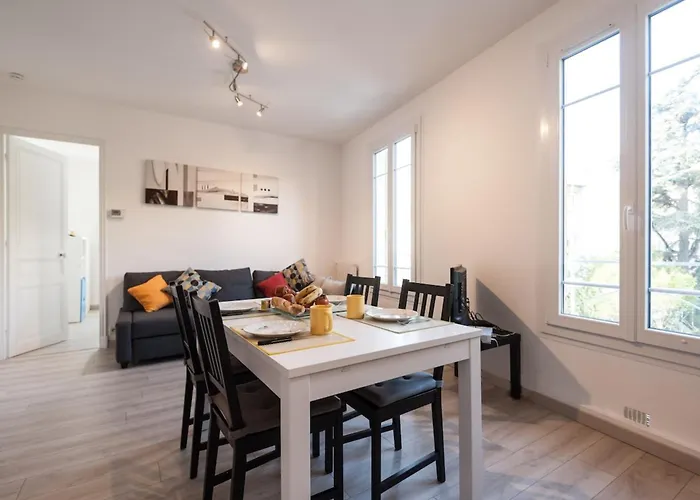 Explore Nice From Our Cozy & Quiet 2Br Aptparking
