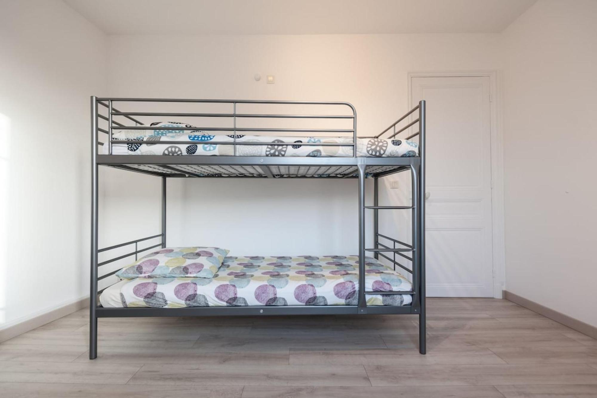 Explore From Our Cozy & Quiet 2br Aptparking Appartamento