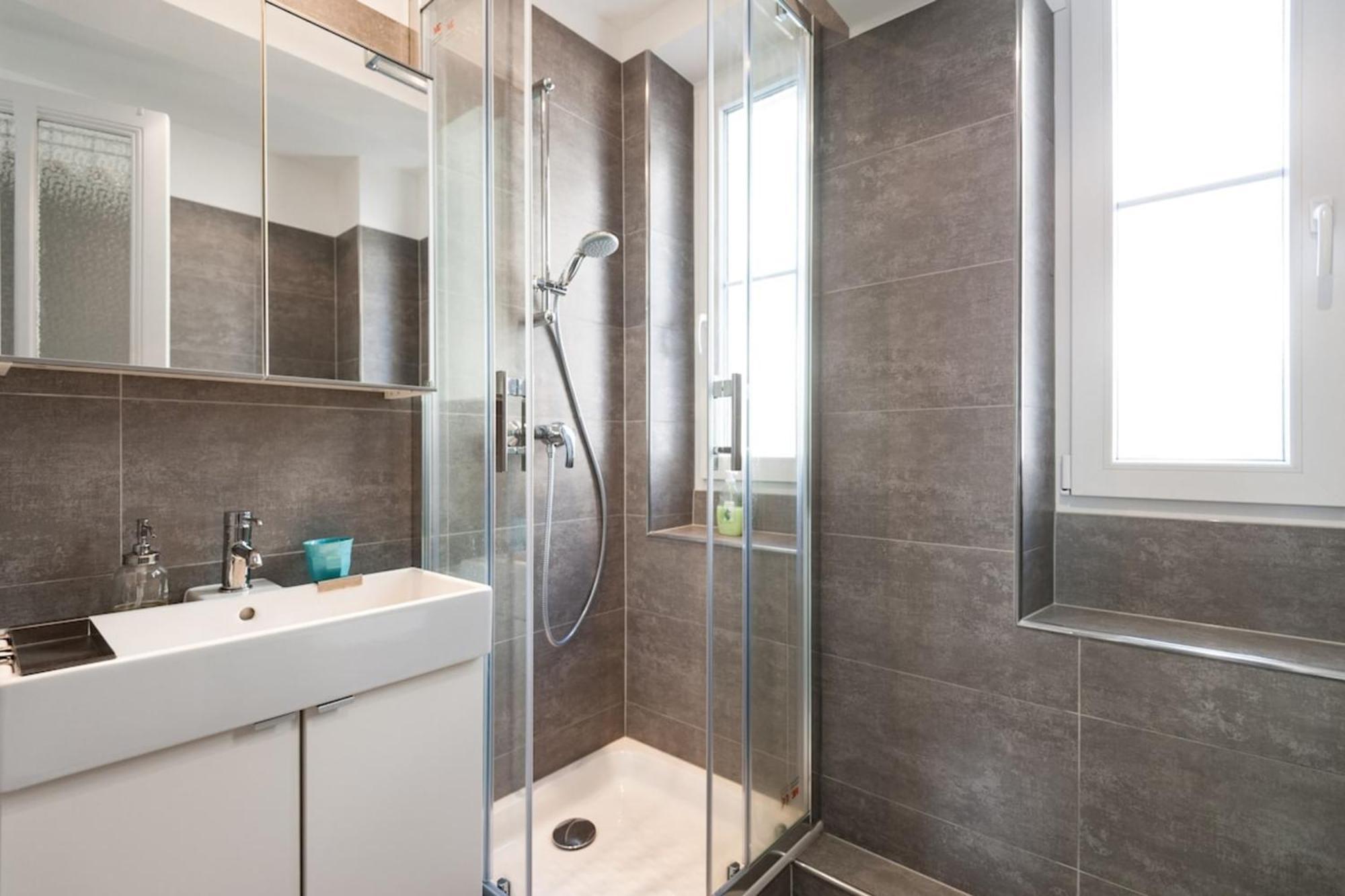Appartamento Explore From Our Cozy & Quiet 2br Aptparking